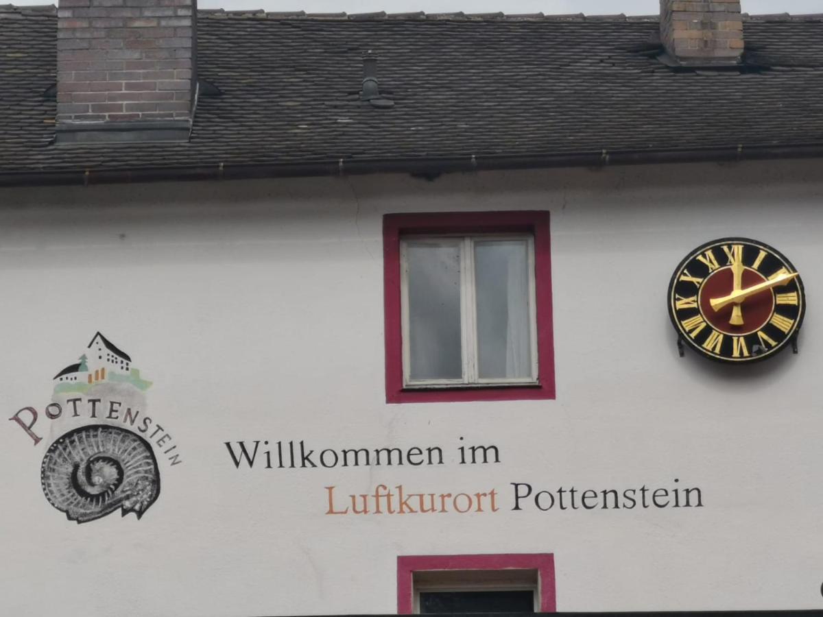 Gaestehaus Am Rathaus Pottenstein Exterior photo
